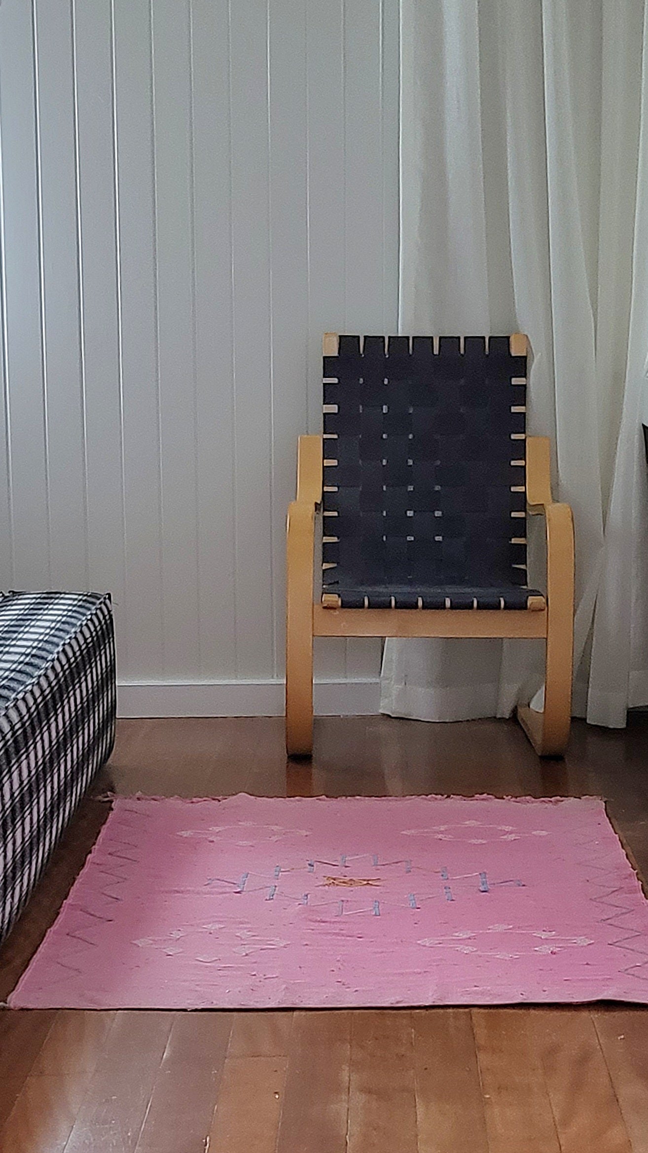 Designer Alvar Aalto 'Model 406' Webbed Chair