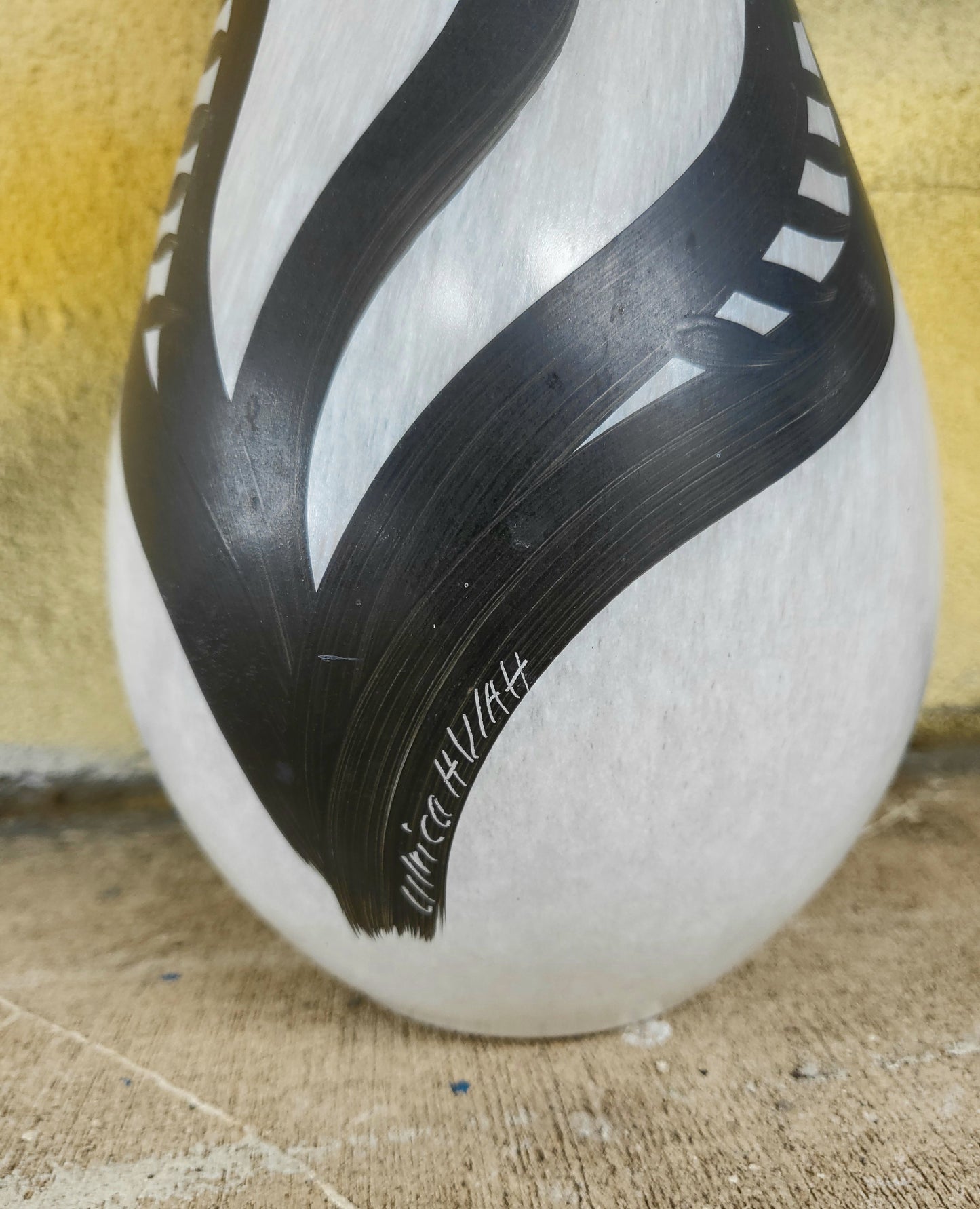 Kosta Boda Vase by Ulrica Hydman-Vallien - Tulipa Series (1991)