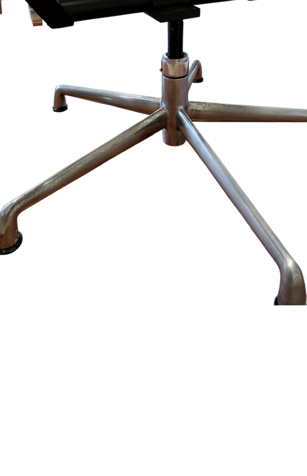 Eames Aluminium Group - White Mesh High Back Office Chair