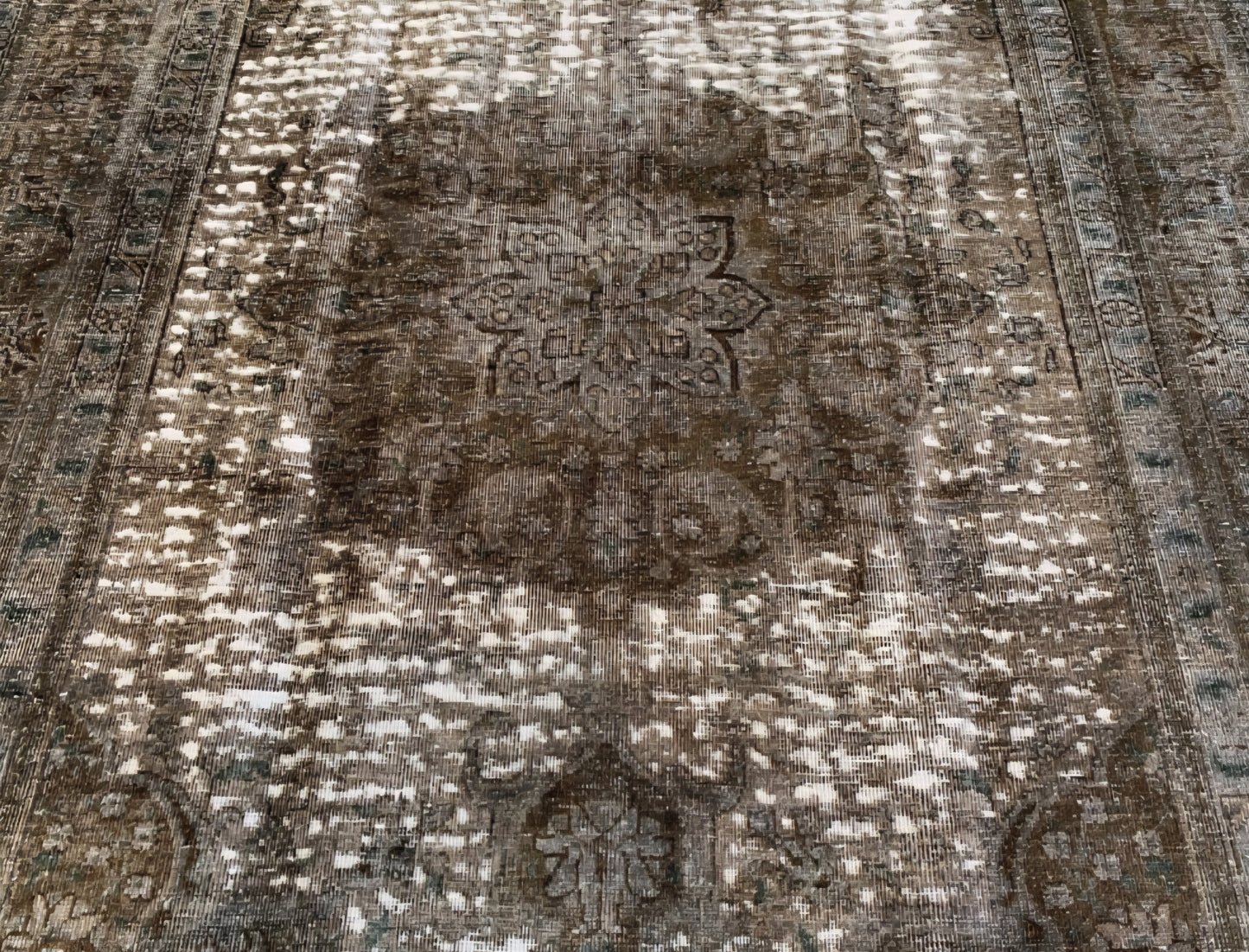 Vintage Persian Tabriz Rug - Hand Knotted (290 x 198cm)
