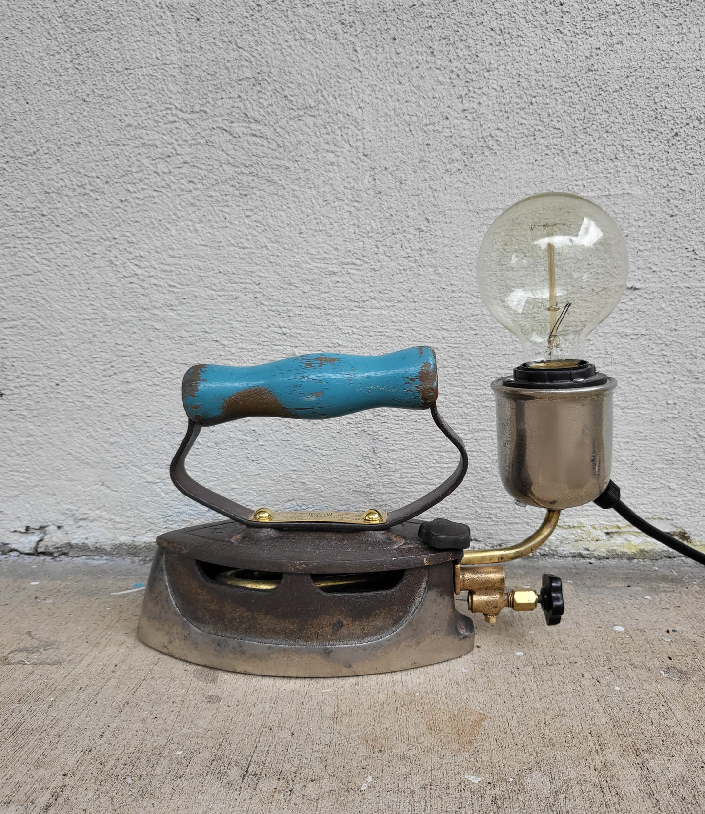 Mid-1950s Handi Works Iron Lamp (DIMMABLE)