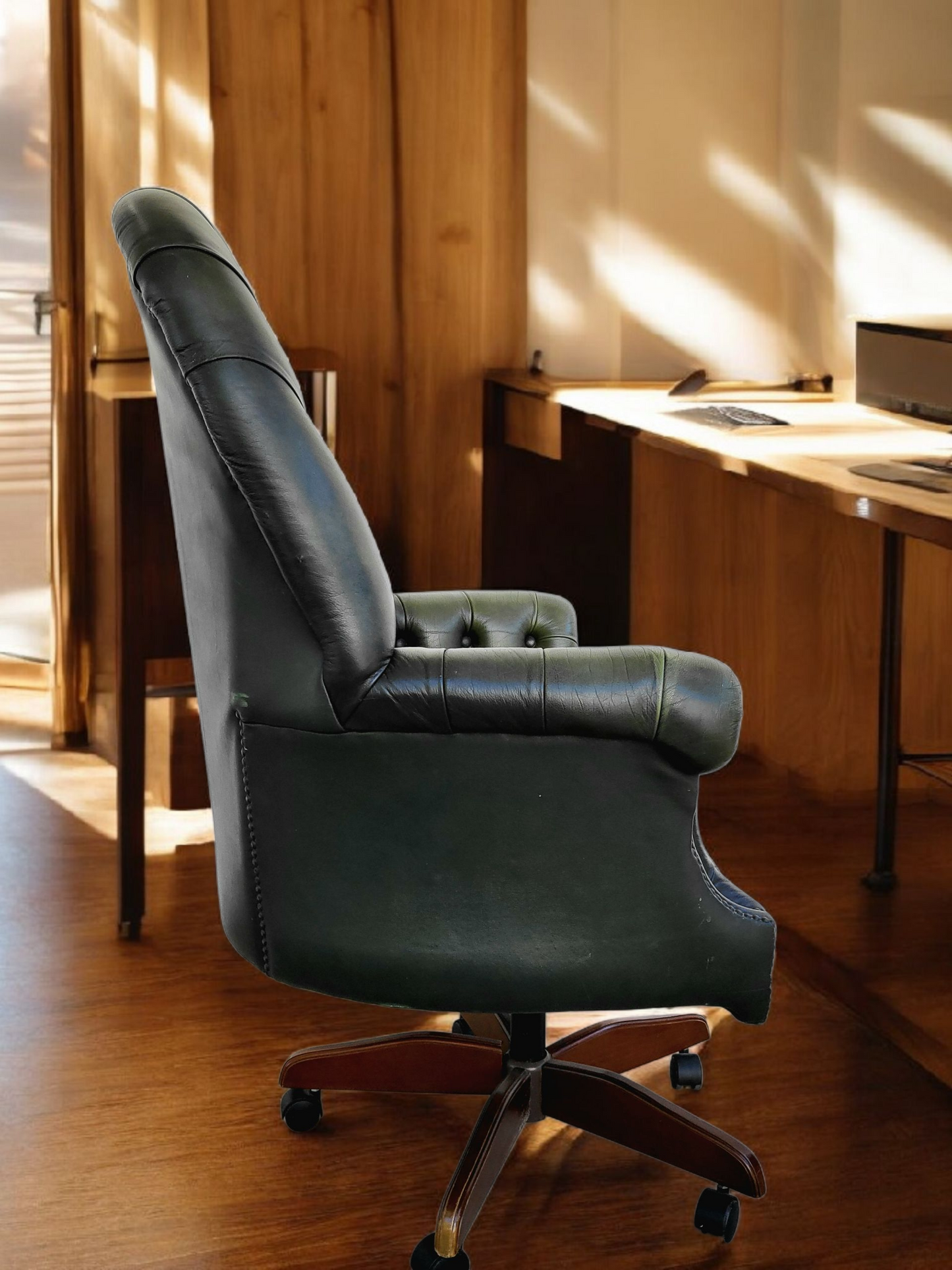 Classic Chesterfield-Style Green Leather Office Chair