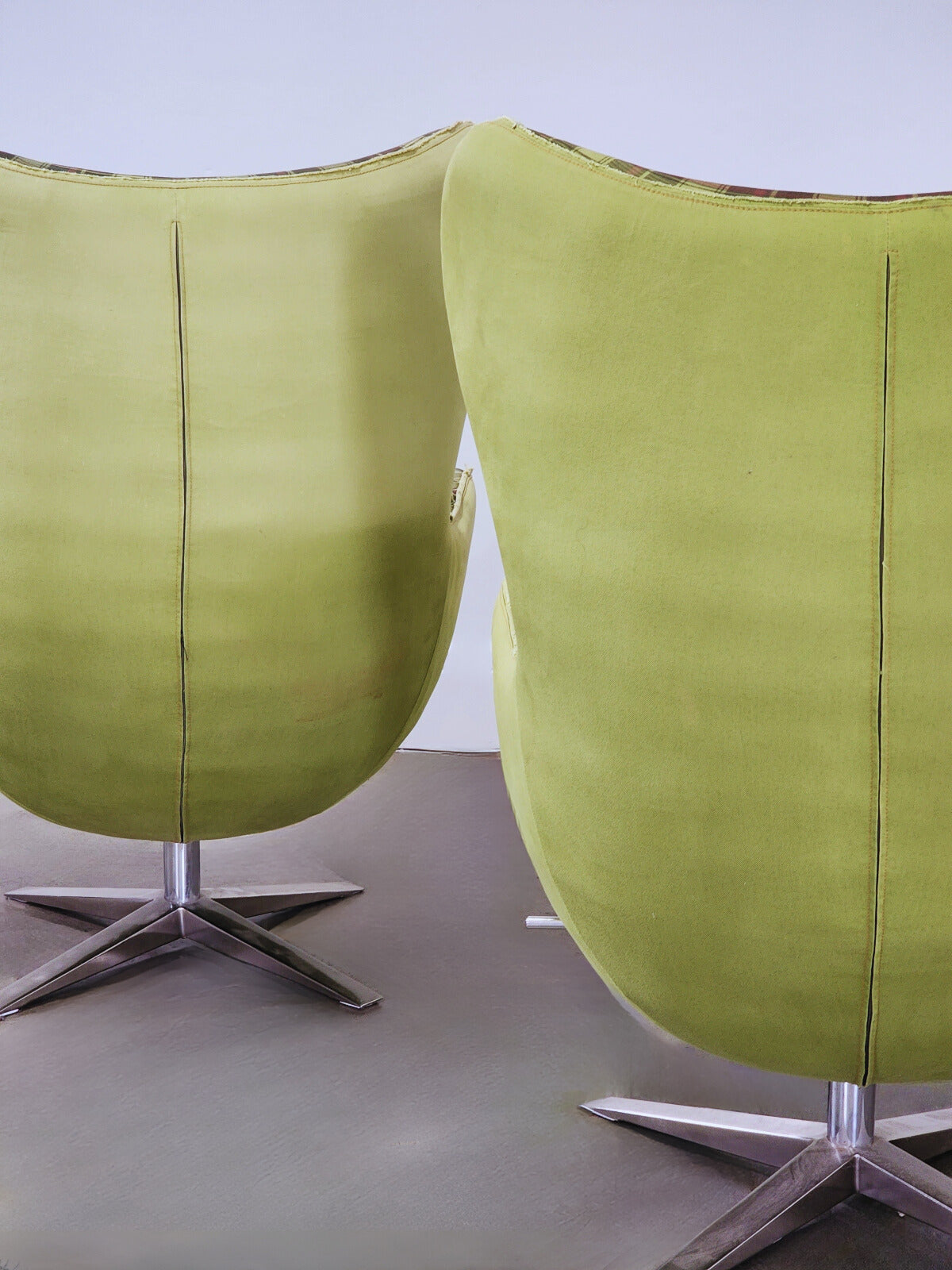 Vintage Arne Jacobsen Style Egg Chairs Saint Atlas