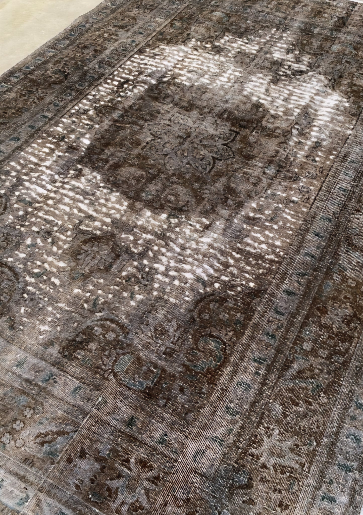 Vintage Persian Tabriz Rug - Hand Knotted (290 x 198cm)
